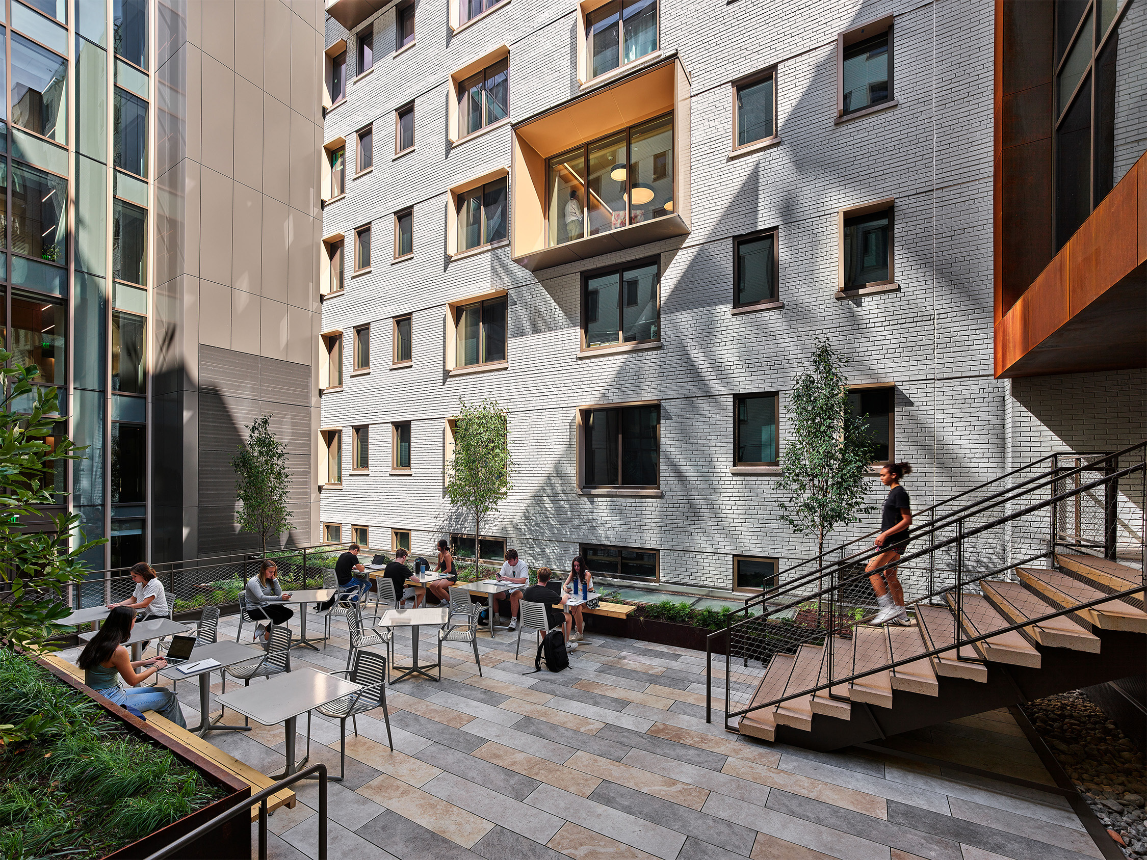 Thurston Hall_Exterior_Upper Courtyard Patio_VMDO_Alan Karchmer